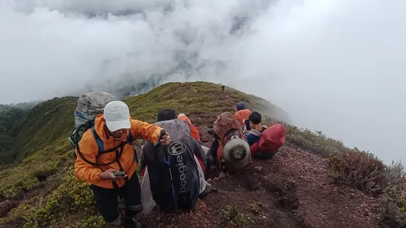 Ilustrasi Pendakian Gunung (Foto: Indonesia 360 Derajat)