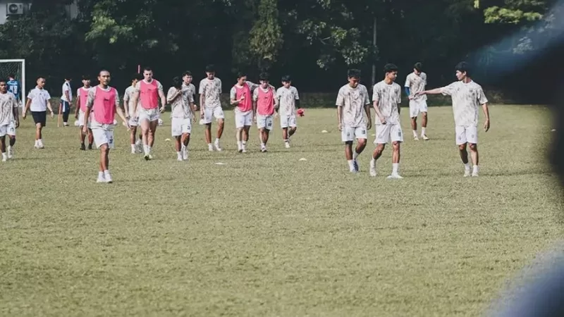 Persikad Depok saat sesi latihan jelang menghadapi Semen Padang FC (Foto: MO Persikad Depok)