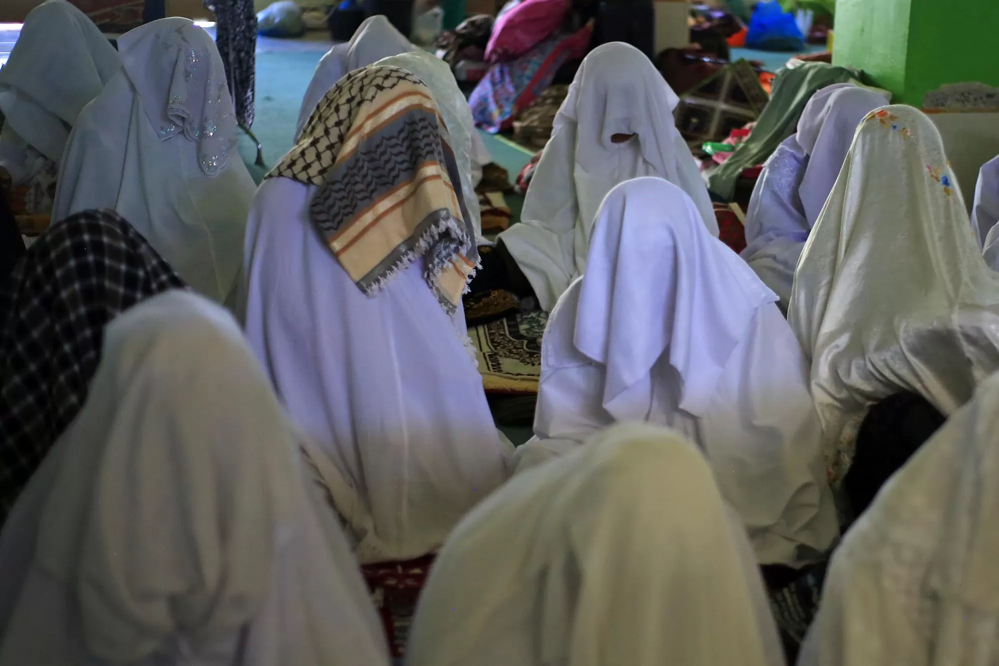 Umat muslim melaksanakan ibadah Suluk di  Dayah Darul Aman, Lampuuk, Kecamatan Tungkop , kabupaten Aceh Besar, Minggu (22/2/2026).  Aentenews Foto/Ampelsa.