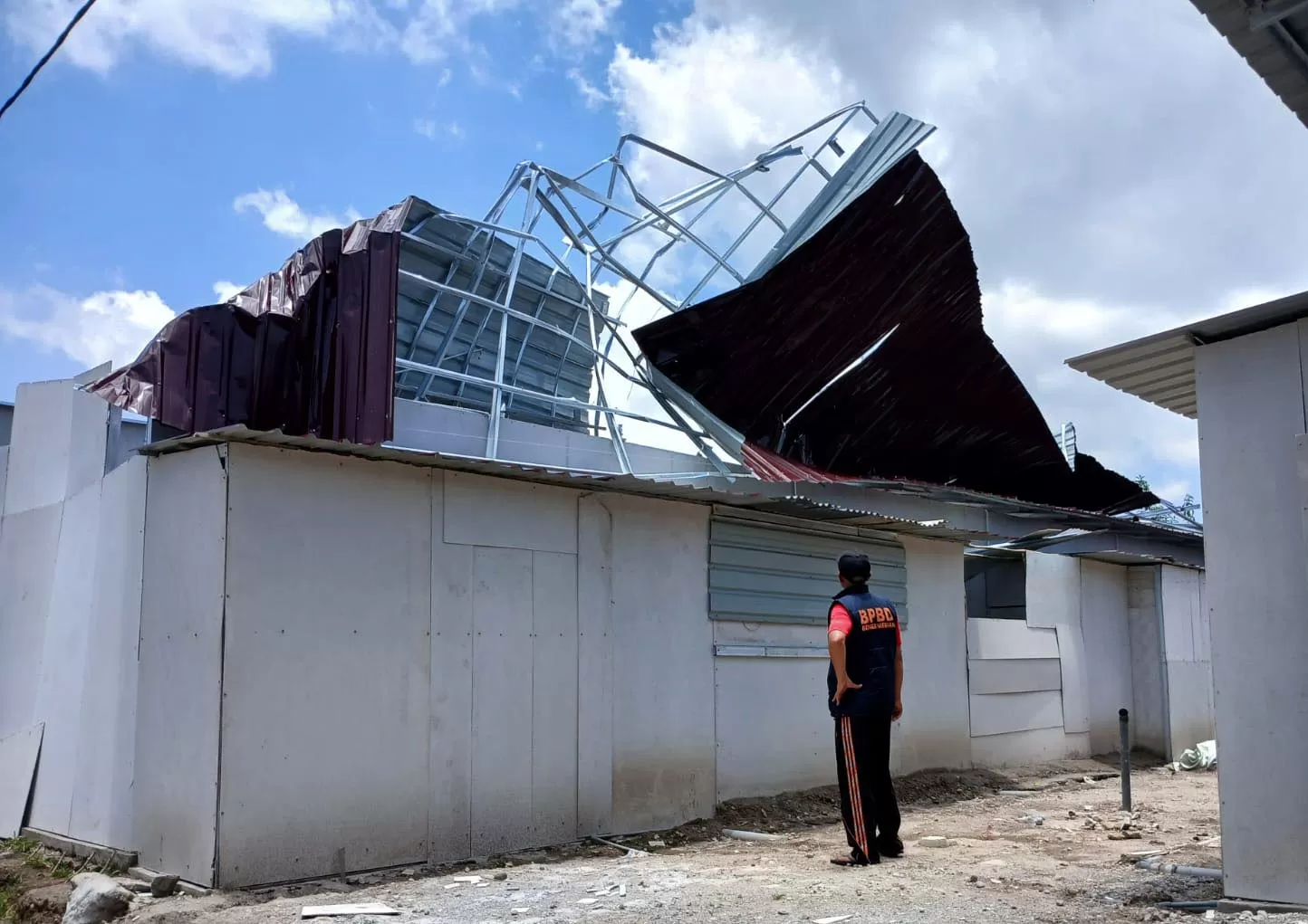 Huntara rusak diterjang angin puting beliung di kabupaten bener Meriah, Foto Dok BPBD Bener Meriah.