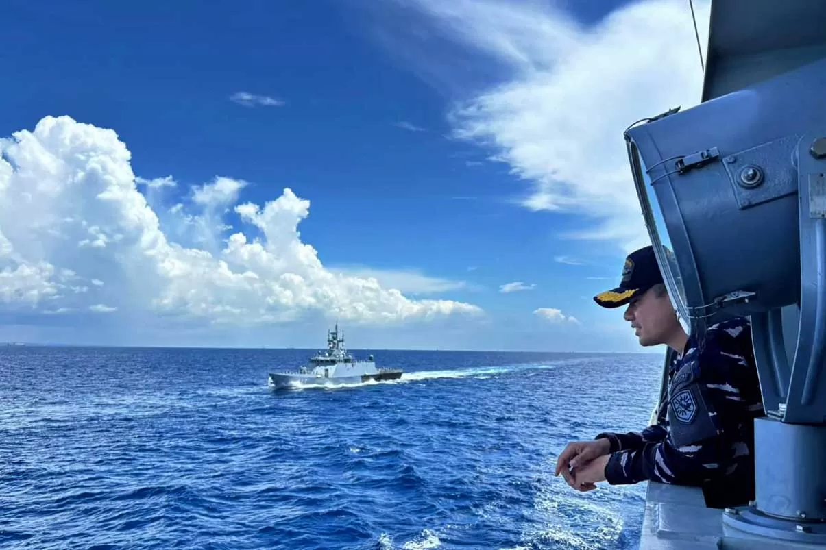 TNI AL melibatkan KRI Bung Hatta-370 latihan  bersama Angkatan Laut Malaysia di Perairan Laut Jawa,Sabtu (4/4/2026). Foto Dinas Penerangan Angkatan Laut.