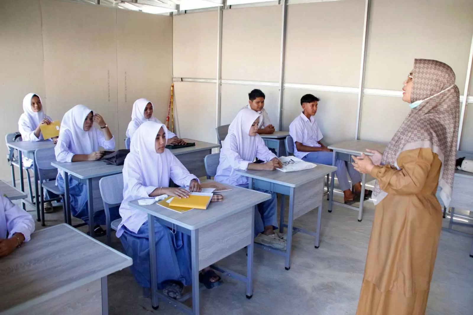 Foto ilustrasi . sekolah sementara pasca bencana di Aceh.