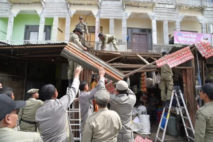 Penertiban Pasar Induk Lámbaro.Foto Dok Pemkab Aceh Besar