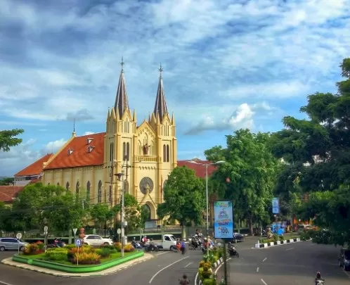 Menengok Perjalanan Arsitektur Gereja Kayutangan, Pernah Ditabrak ...