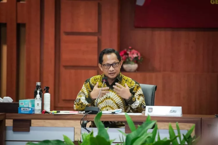 7 Potret Variasi Motif Batik Mendagri Tito Karnavian Yang Bisa Jadi ...