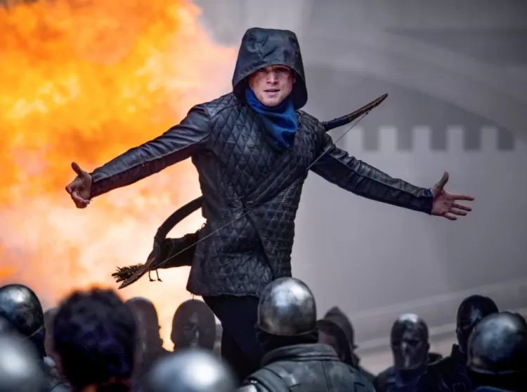 Sinopsis Robin Hood, Aksi Taron Egerton Mencuri Uang Orang Kaya untuk