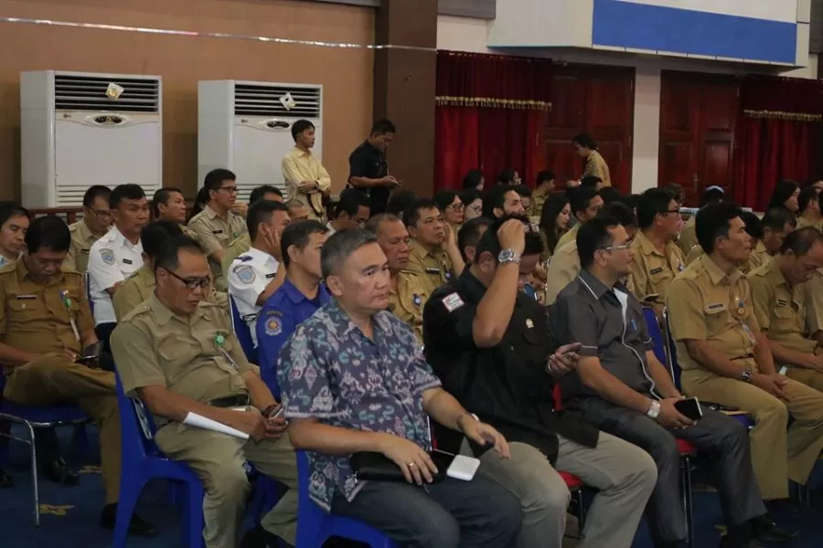 Pejabat Pemkot Manado Tanda Tangani Perjanjian Kinerja Akurat