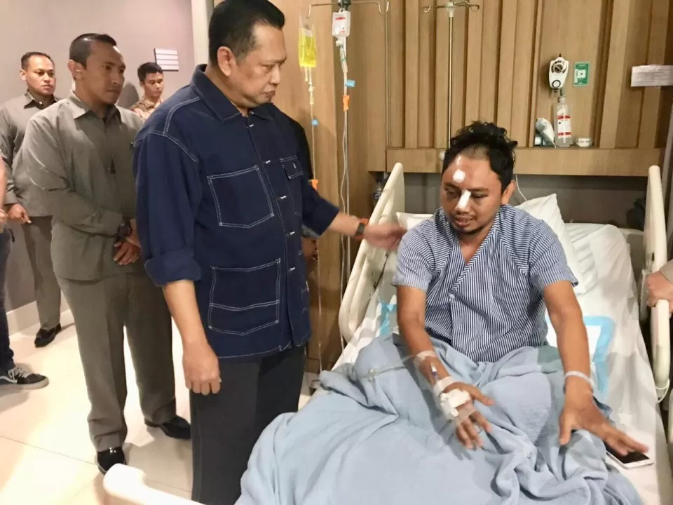 Kunjungi Bripka Iwan, Ketua DPR: Saya Bangga Dan Terharu Pada ...