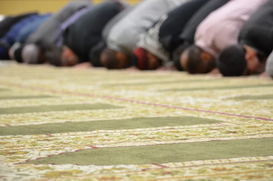 Syarat-syarat Menjadi Makmum Salat - Akurat