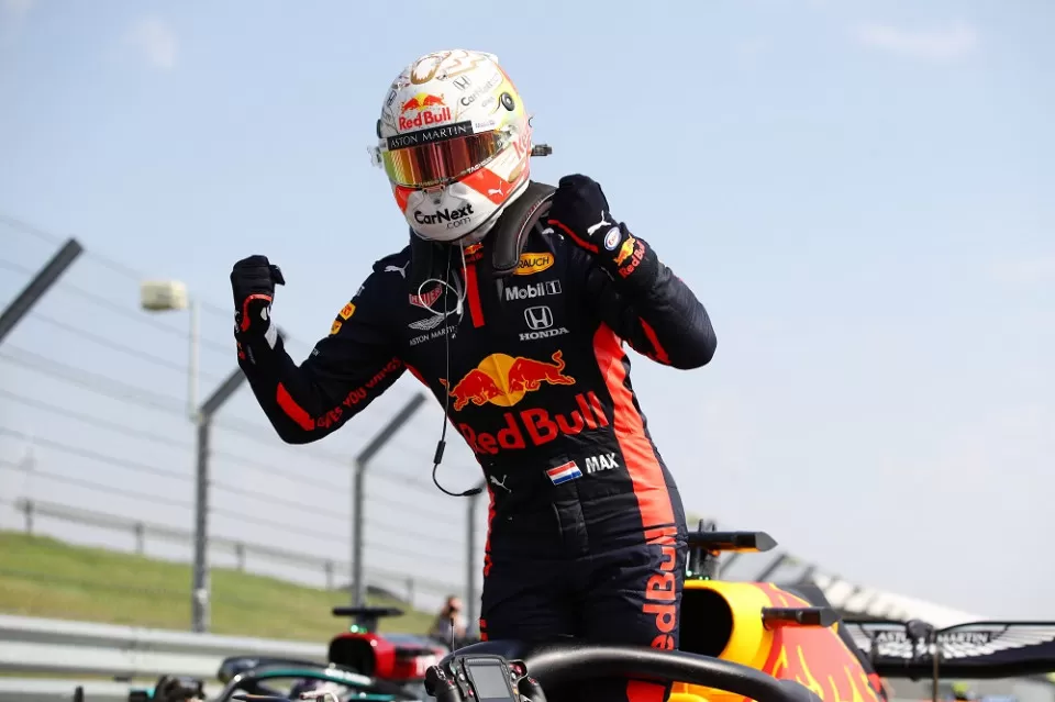 Berkat Taktik Pitstop Verstappen Kampiun Di Silverstone Akurat