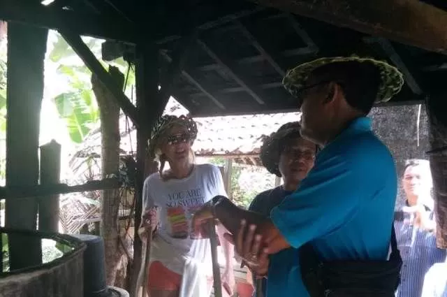 Petani Arak Sidemen Rugi Pengepul Beli Harga Rendah Bali Express