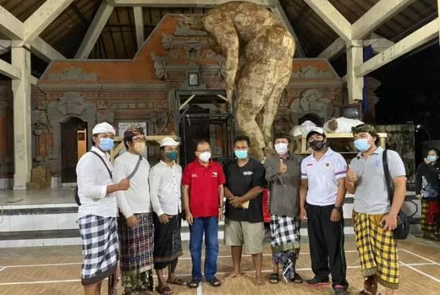 Koster Pantau Ogoh-Ogoh Di Tampaksiring, Tos Arak Dan Makan Nasi Jinggo ...