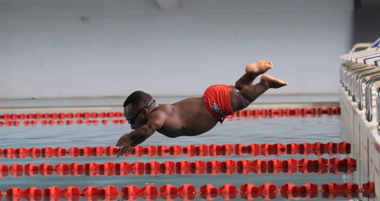 Atlet Renang NPC Papua saat berlatih di Aquatik Jakabaring Sport City, Palembang, Jumat (11/6).(Erik / Cepos)
