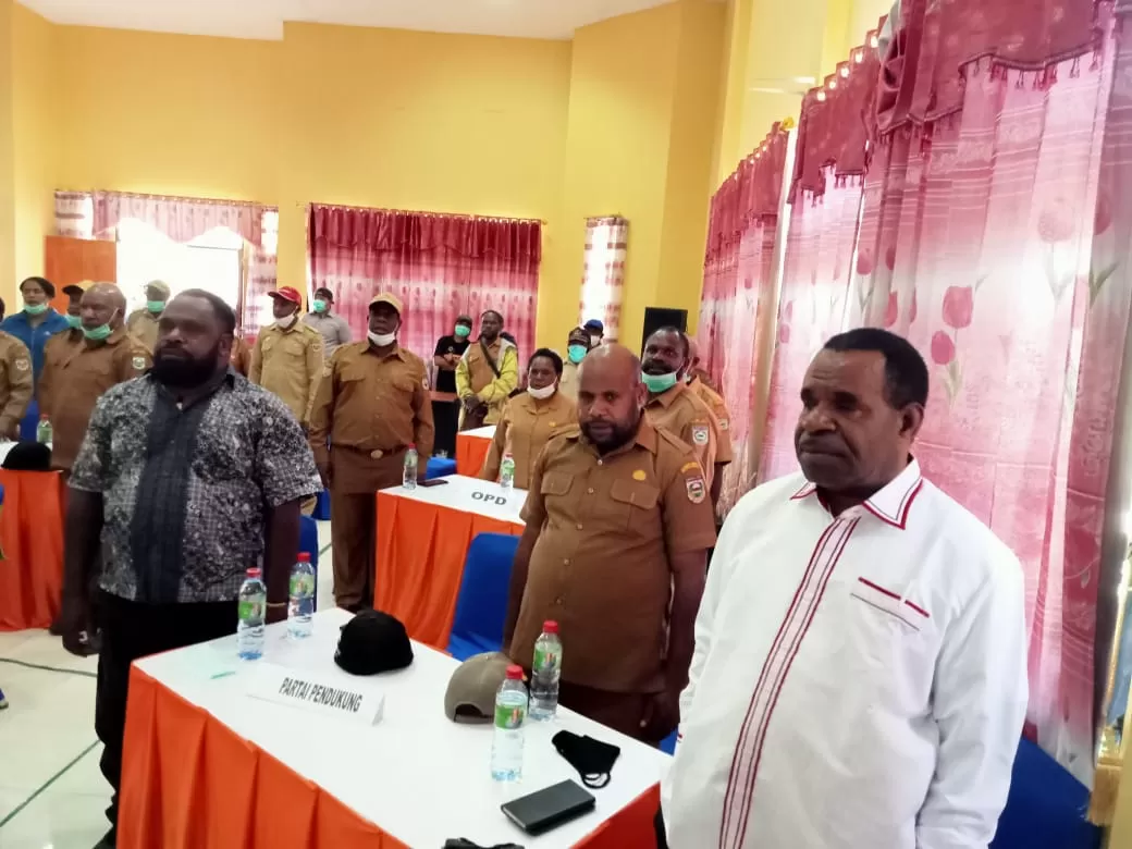 Suasana diskusi panel dalam rangka empat tahun kepemimpinan Bupati Lanny Jaya Befa Yigibalom SE, MSi dan Wakil Bupati Lanny Jaya Yemis Kogoya di Aula Kantor Bupati Lanny Jaya, Selasa (15/6).(*Humas Lanny Jaya For Cepos)