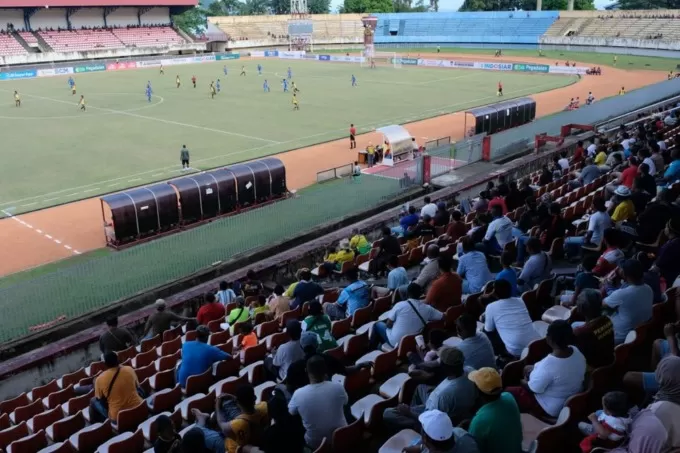 Persewar vs PSBS Biak di Stadion Mandala Jayapura, Jumat (3/11/2023). (GRATIANUS SILAS/Ceposonline.com)
