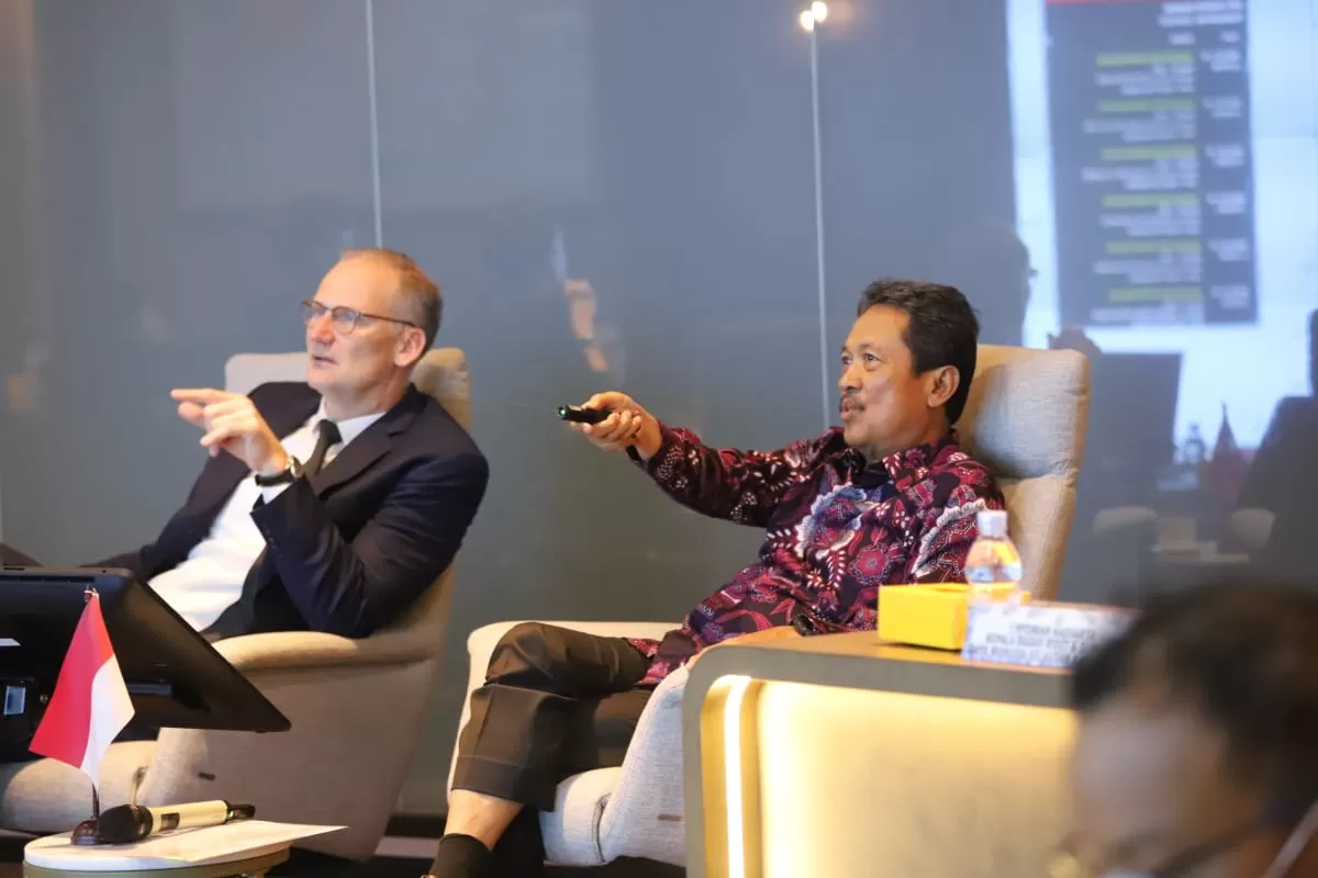 Menteri Kelautan dan Perikanan Sakti Wahyu Trenggono bersama Duta Besar Denmark untuk Indonesia Lars Bo Larsen. foto: ist