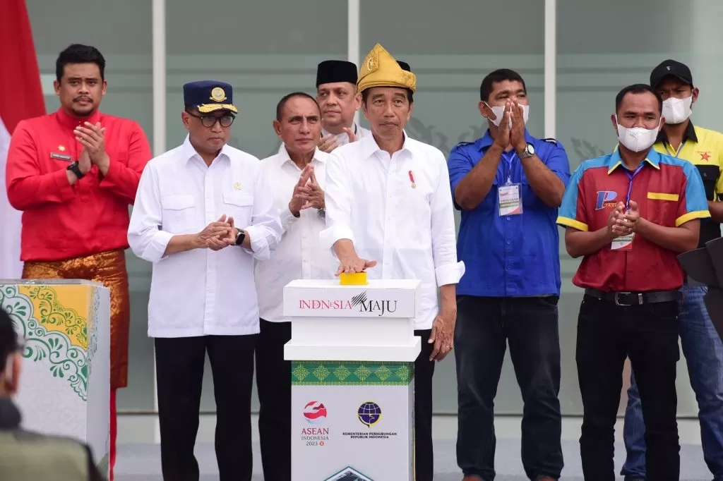 Presiden Jokowi meresmikan Terminal Amplas di Kota Medan dan Terminal Tanjung Pinggir di Kota Pematang Siantar, Kamis (9/2/2023), di Sumatera Utara. foto: ist 