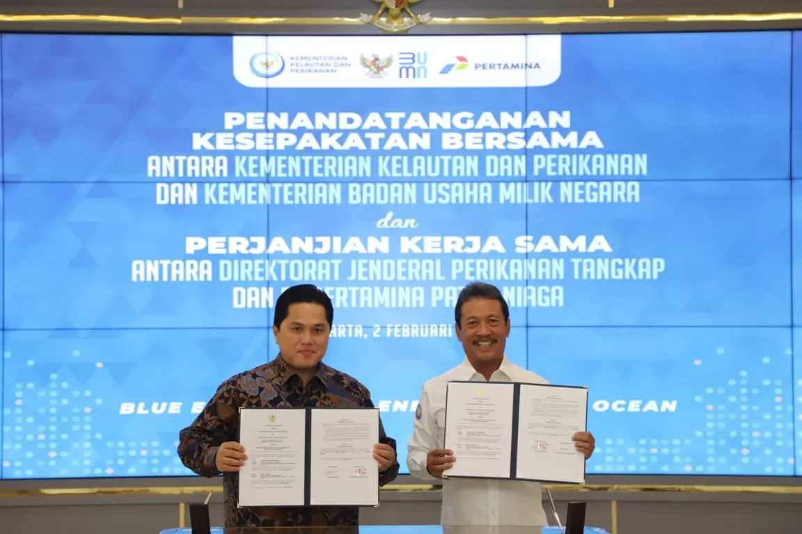 Menteri Kelautan dan Perikanan Sakti Wahyu Trenggono dan Menteri BUMN Erick Thohir usai penandatangan Kesepakatan Bersama antara KKP dan Kementerian BUMN. foto: ist 