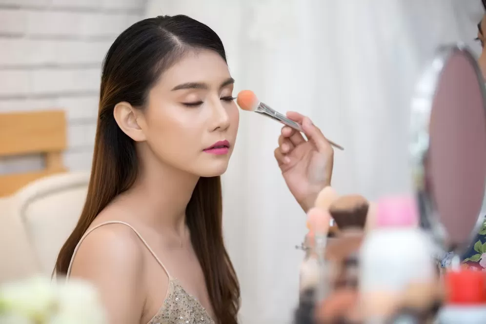 Kulit bruntusan membutuhkan perlakuan make up khusus