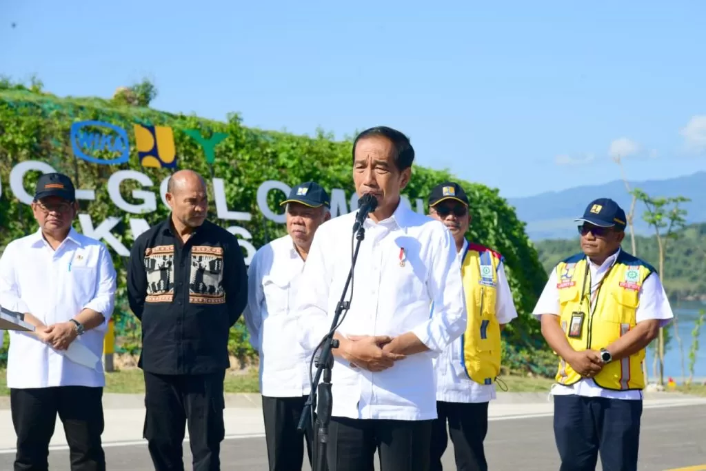 Presiden Jokowi meresmikan Jalan Akses Labuan Bajo-Golo Mori, Kabupaten Manggarai Barat, NTT, pada Selasa (14/03/2023). foto: ist 