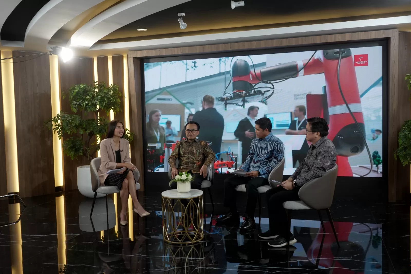 Acara Indonesia Forward yang membahas “Indonesia as Official Partner Country Hannover Messe 2023”, dan ditayangkan oleh CNN Indonesia pada Jumat (14/4)