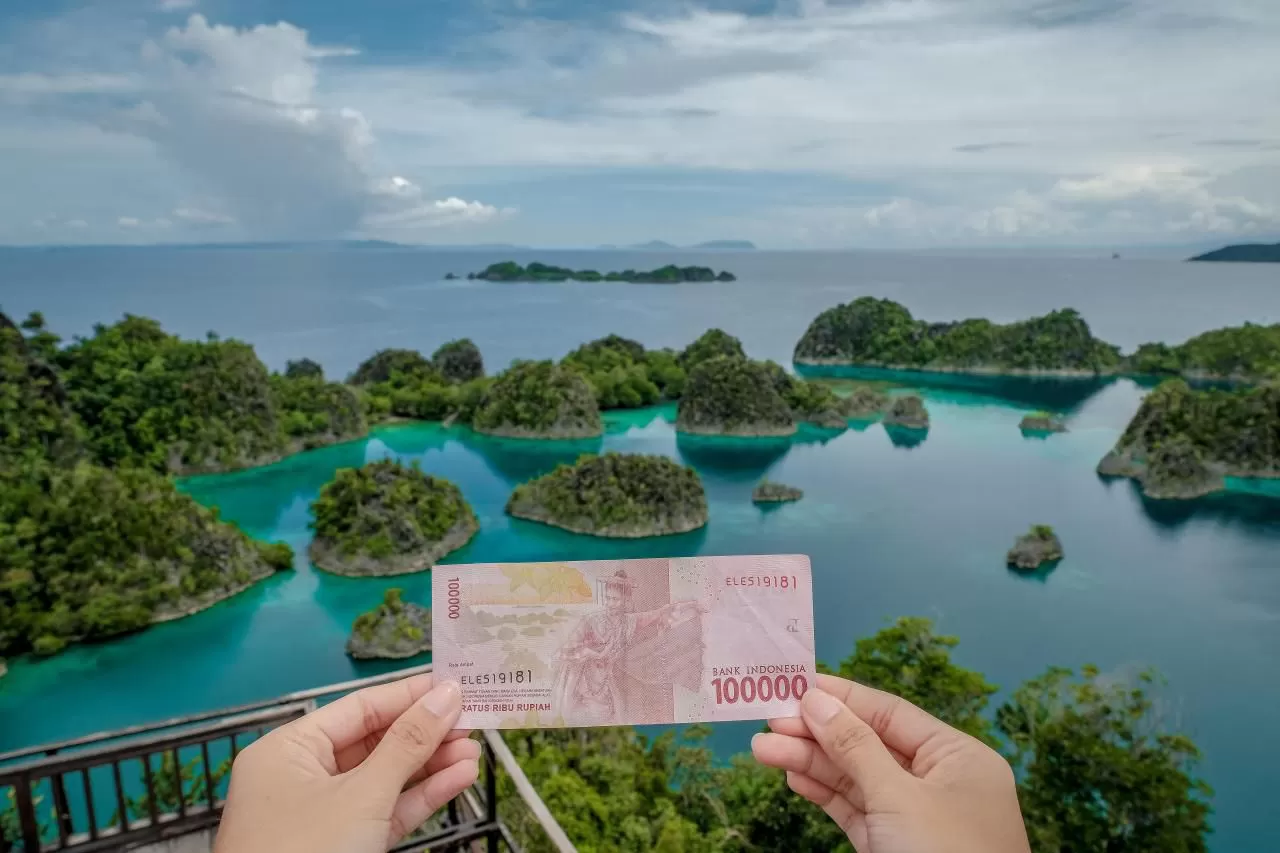 Empat situs geopark Indonesia masuk ke dalam jaringan UNESCO Global Geoparks (UGG) dan salah satunya adalah Raja Ampat. foto: ist