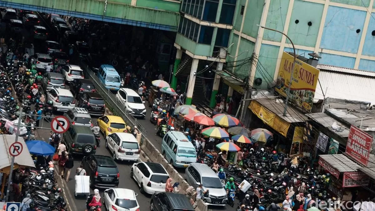 Kawasan Parkir Liar Pasar Tanah Abang/image