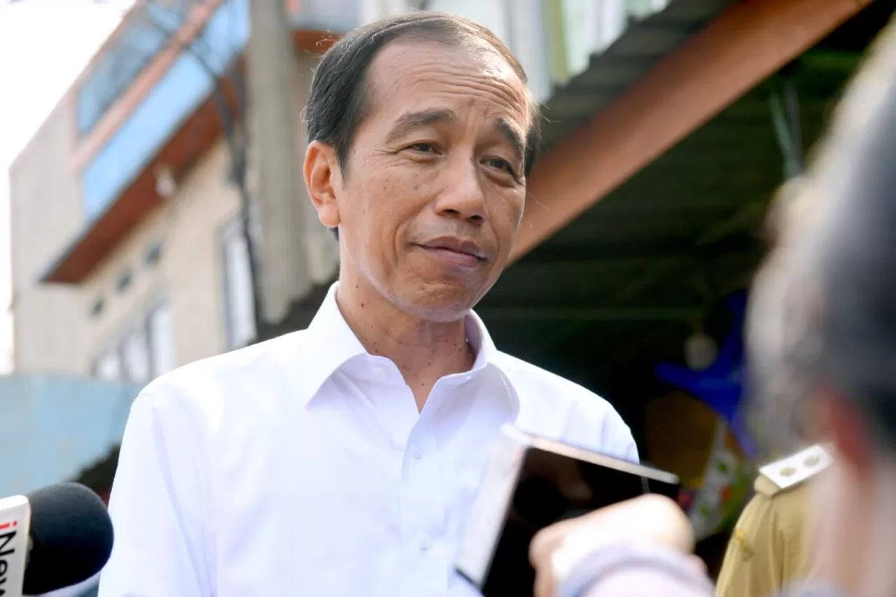 Mantan Wakil Menteri Hukum dan HAM, Denny Indrayana menyebutkan 3 logika sederhana yang dapat digunakan untuk memakzulkan Presiden Jokowi