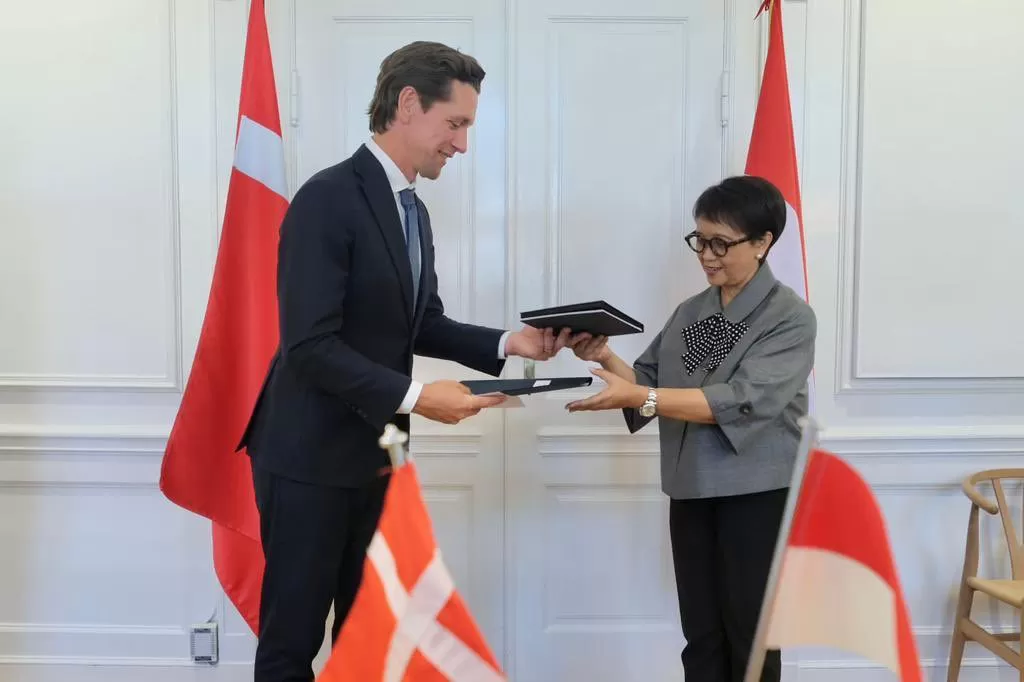 Menlu Retno Marsudi juga melakukan pertemuan dengan Menteri Imigrasi dan Integrasi Denmark.