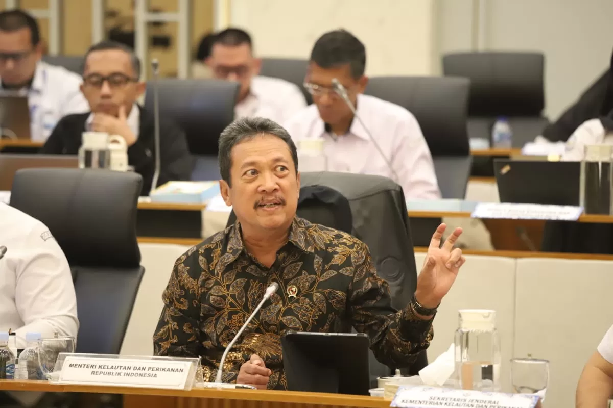 Menteri Trenggono dalam rapat kerja dengan Komisi IV DPR di Jakarta, Senin (12/6/2023). foto: ist