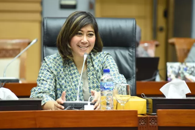 Meutya Hafid Minta Pemerintah Utamakan Negosiasi Bebaskan Pilot Susi Air/DPR