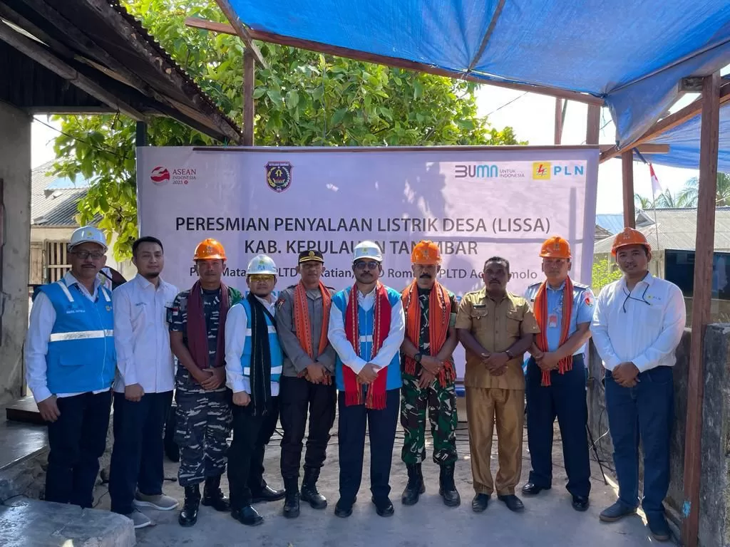 PLN Alirkan Listrik 21.369 Keluarga di Maluku dan Maluku Utara