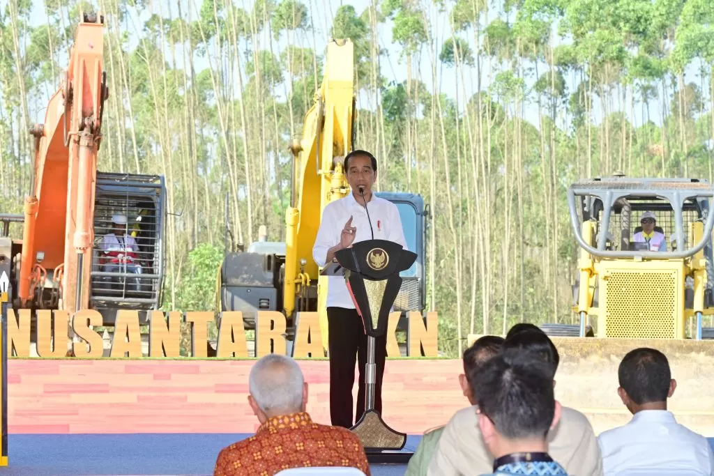 Presiden Jokowi pada peletakan batu pertama pembangunan Hotel Nusantara di kawasan IKN, Penajam Paser Utara, Kaltim, Kamis (21/9/2023). foto: ist