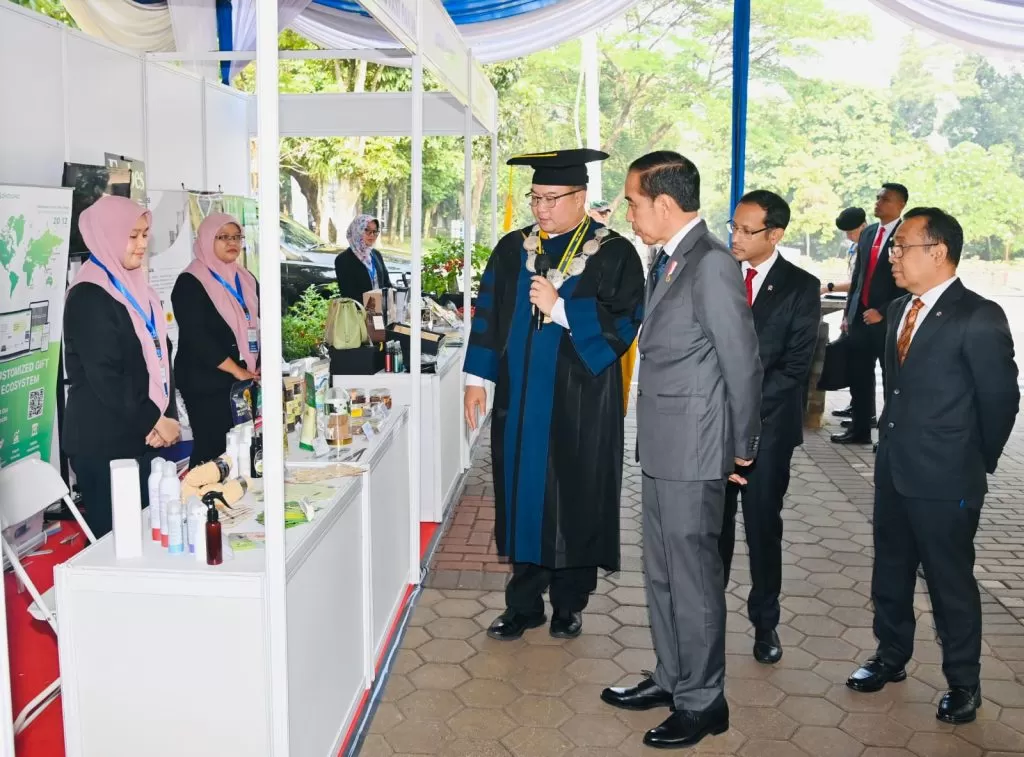 Presiden Jokowi menghadiri Sidang Terbuka Dies Natalis ke-60 IPB, Jumat (15/9/2023), di Kampus IPB Dramaga, Bogor, Jawa Barat. foto: ist
