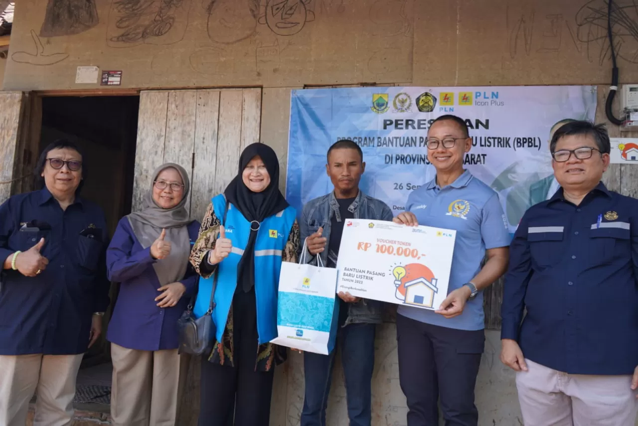 Sebanyak 5.592 rumah tangga pra sejahtera di Kabupaten Cianjur, Jawa Barat telah mendapat sambungan listrik lewat Program Bantuan Pasang Baru Listrik (BPBL). foto: ist