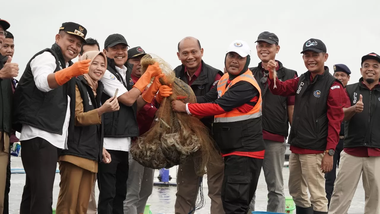 KKP dan Asian Development Bank (ADB) kerja sama meningkatkan produktivitas udang nasional melalui Infrastructure Improvement for Shrimp Aquaculture Project (IISAP). foto: ist