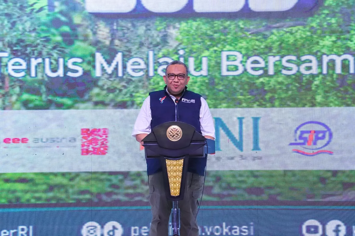 Wamenaker Afriansyah Noor secara resmi menutup penyelenggaraan Festival Pelatihan Vokasi dan Job Fair Nasional 2023, Minggu (29/10/2023) di JIExpo Kemayoran, Jakarta. foto: ist