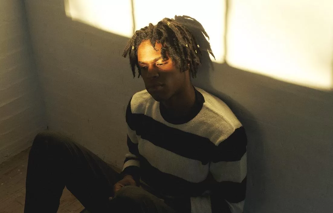 Daniel Caesar: Eksplorasi Emosional dalam Dunia R&B - Esensi