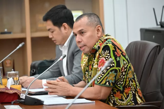 Anggota Komisi VI DPR RI Muslim saat mengikuti Raker dengan Mendag Zulkifli Hasan, di Gedung Nusantara I, Senayan, Jakarta, Senin (27/11/2023). foto: ist