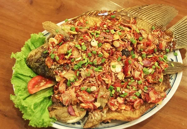 Hidangan Gurame Kencong/https://asset-2.tstatic.net/jateng/foto/bank/images/udang-balado.jpg