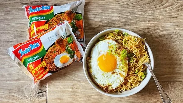  HIdangan dan Kemasan indomie/https://awsimages.detik.net.id/community/media/visual/2021/10/18/indomie-10-besar-2.jpeg?w=600&q=90