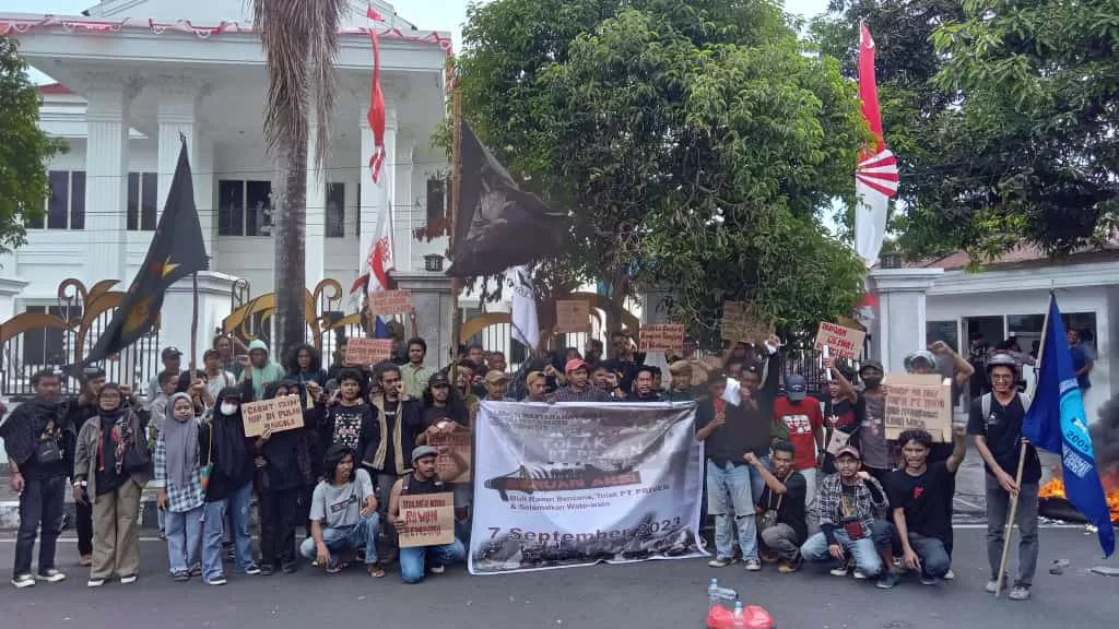 Masyarakat Buli, Halmahera Timur meminta agar pemerintah mencabut izin pengelolaan tambang PT Priven Lestari. foto: ist