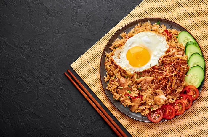 Foto Hidangan Nasi Goreng yang Lezat/https://d1vbn70lmn1nqe.cloudfront.net/prod/wp-content/uploads/2023/07/12003447/X-Resep-Nasi-Goreng-Sederhana-hingga-Spesial-Mudah-dan-Praktis-.jpg