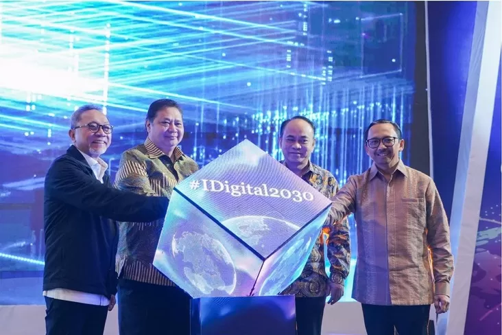 Menteri Koordinator Bidang Perekonomian Airlangga Hartarto (kedua dari kiri) membuka  acara Diseminasi Buku Putih Strategi Nasional Pengembangan Ekonomoni Digital 2030 di Jakarta, di Jakarta, kemarinm Kamis (7/12/2023). Foto: IG airlanggahartarto_official