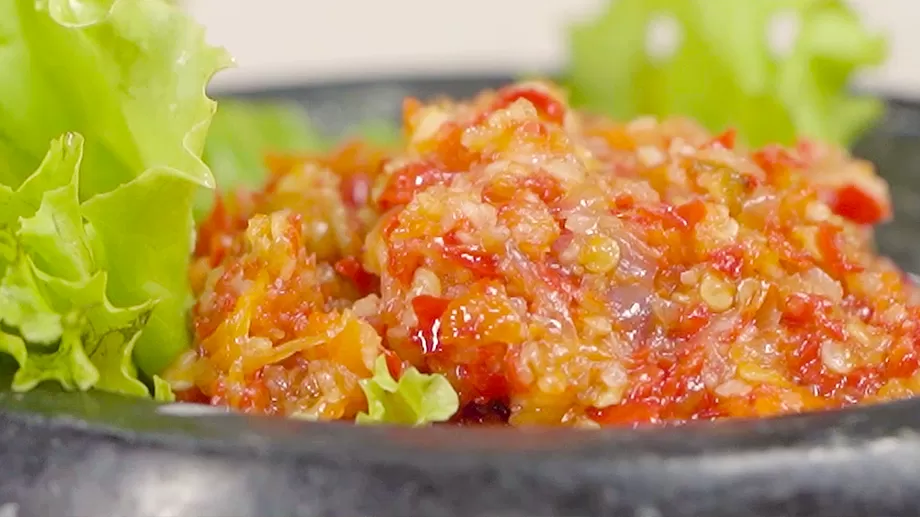 Sambal Bawang Pelengkap hidangan lainnya/https://www.ajinomoto.co.id/image/original/visit/2021/08/18/images/aji-banner-resepdetail-sambalbawanggeprek-920x517._06dcff5af01627c7e11c804ba048bada.png