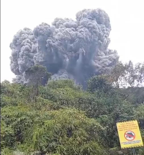 Pusat Vulkanologi dan Mitigasi Bencana Geologi (PVMBG) mencatat, erupsi terakhir terekam di seismograf pada Selasa (5/12/2023), pukul 06.24 WIB, dengan amplitudo maksimum 25.2 mm dan durasi 80 detik. foto: ist