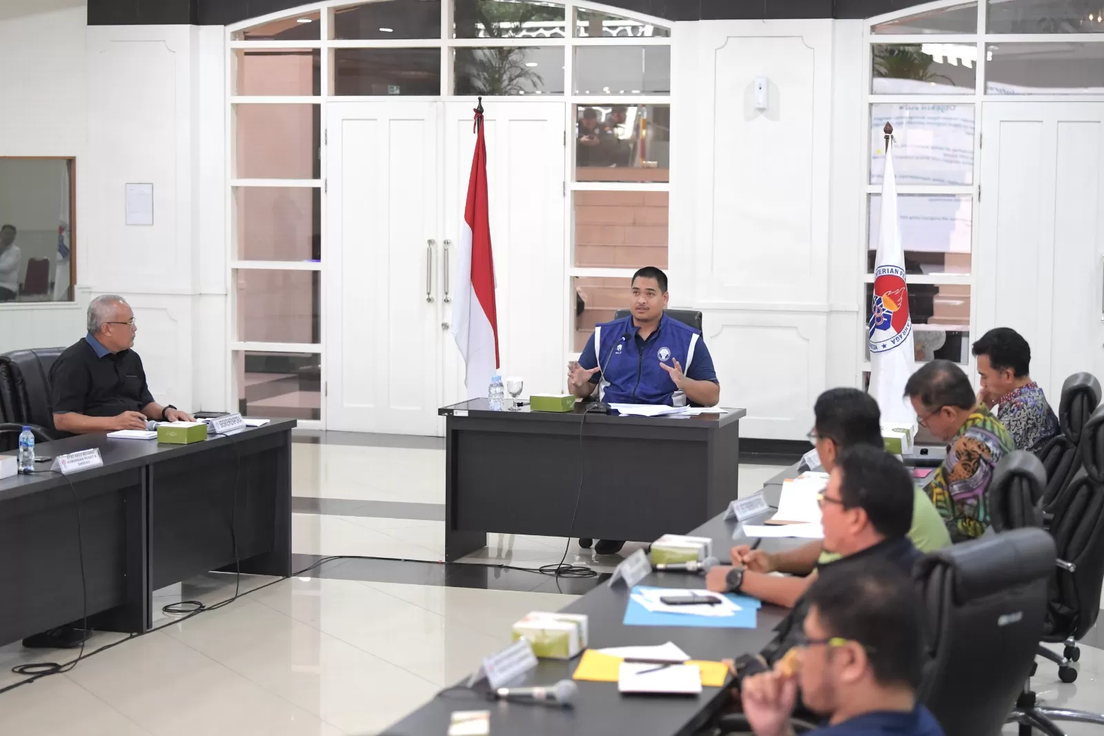 Menpora Dito memimpin Rapat Pimpinan (Rapim) terkait Evaluasi Pelaksanaan Anggaran Tahun 2023. foto: ist