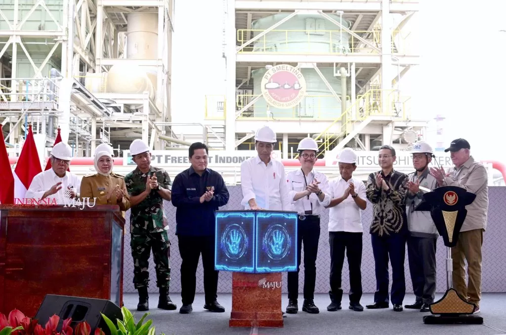 Presiden Jokowi meresmikan ekspansi PT. Smelting, di Kabupaten Gresik, Jawa Timur, Kamis (14/12/2023). foto: ist