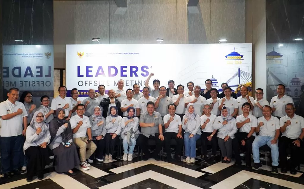       Menteri Perekonomian Airlangga Hartarto dan jajaran Kementerian Koordinator Bidang Perekonomian melaksanakan Leaders’ Offsite Meeting pada 18 – 19 Januari 2024 di Kota Bandung, Jawa Barat. Foto: Kemenko Perekonomian