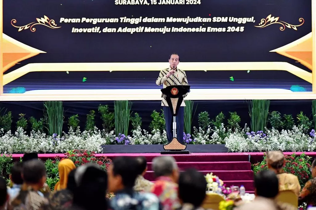 Presiden Jokowi saat membuka Konvensi Kampus XXIX dan Temu Tahunan XXV Forum Rektor Indonesia, di Graha Unesa, Surabaya, Jawa Timur, Senin (15/1/2024). foto: ist